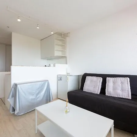 Studio With A 12 M2 Terrasse Sea View In Juan Les Pins 公寓