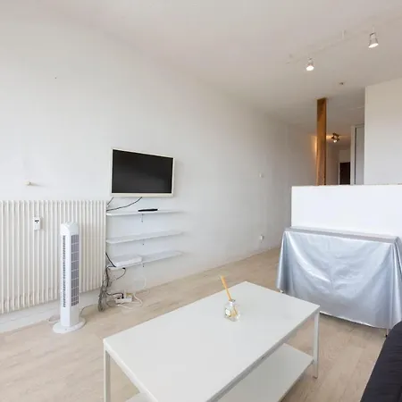 Studio With A 12 M2 Terrasse Sea View In Juan Les Pins 公寓